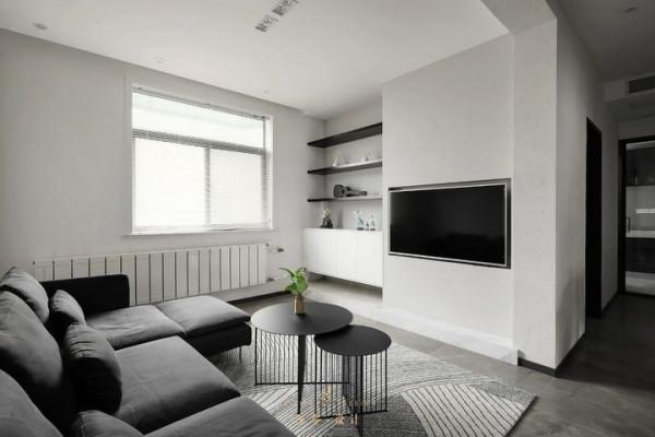 安排個書架牆，是家裡最好的不動產，如此看來，完全沒必要空間房