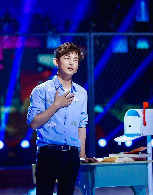 面部凹陷,瘦成“紙片人”,六位體重不過百的男星,各有各的心酸 面部凹陷,瘦成“紙片人”,六位體重不過百的男星,各有各的心酸