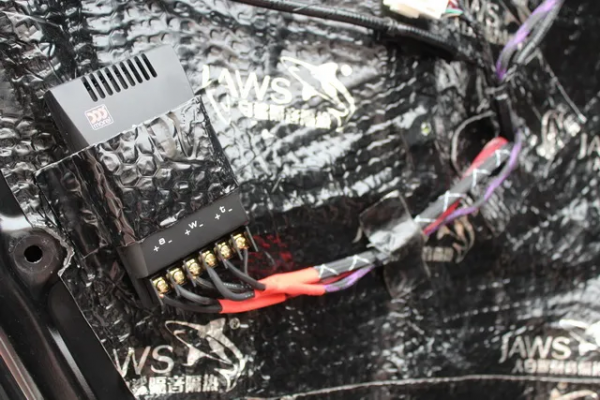 本田UR-V音響改裝丹拿232兩分頻,愛上這個純粹的聲音 本田UR-V音響改裝丹拿232兩分頻,愛上這個純粹的聲音