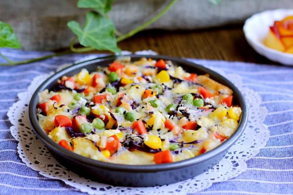 想吃披薩不要出去買啦，自己在家做一樣好吃，不用發麵，一學就會