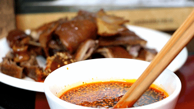 苦等5年終通高鐵！這座比成都還巴適的酒城，為了吃也要去一趟