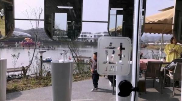 景區驚現“開放式”廁所!男女共用,無任何遮擋物,網友:不敢 景區驚現“開放式”廁所!男女共用,無任何遮擋物,網友:不敢