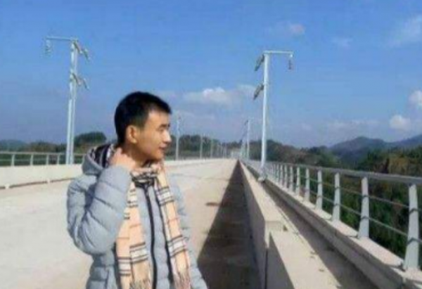 23歲小夥騎行結識真愛，卻遭家人強烈反對：她兒子都和你一般大了