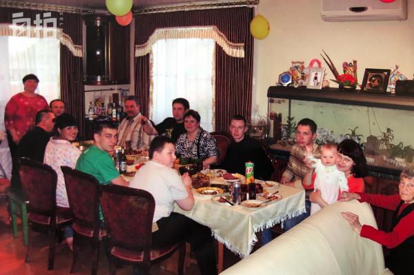 我，90年代在俄羅斯掙了20萬，住上別墅，又全賠光，現在只想回國