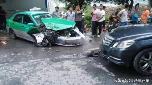 當發生交通事故對方全責時，一定要記得這3句話，可能會得3筆賠償