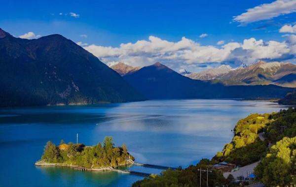 西藏一5A神秘湖泊,各類野生珍稀植物匯聚於此,有“小瑞士”美譽 西藏一5A神秘湖泊,各類野生珍稀植物匯聚於此,有“小瑞士”美譽