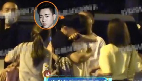 繼胡彥斌後,張翰新戀情也被坐實?全程為一女子做“專職司機” 繼胡彥斌後,張翰新戀情也被坐實?全程為一女子做“專職司機”