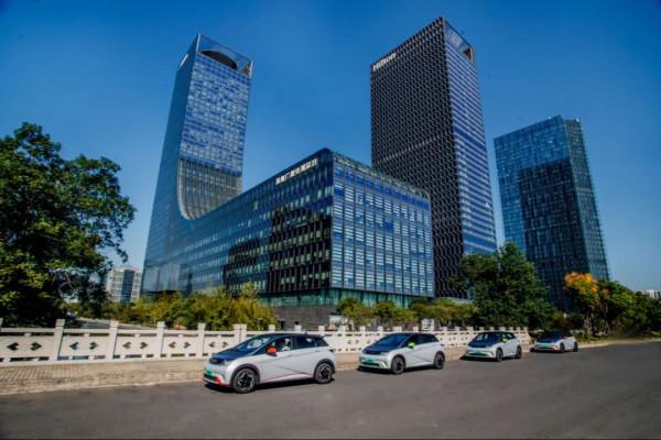 試駕海洋美學設計的比亞迪海豚“聰明且好開”是我對它的評價 試駕海洋美學設計的比亞迪海豚“聰明且好開”是我對它的評價