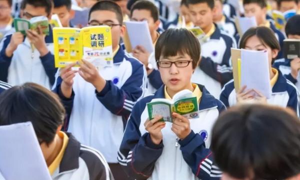 2022年高考，學生考多少分才能上211大學？班主任給出參考標準