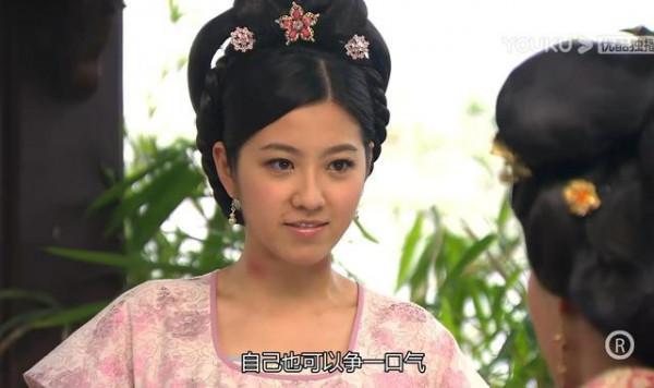 真正的美人，即使演丫鬟也能搶女主風頭，陳紅的紫鵑比林黛玉還美