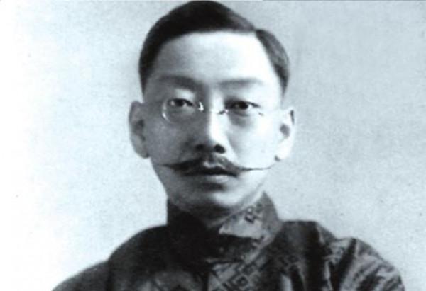 北大專業“六代單傳”,一人請假全院休息,畢業合影只有1名學生 北大專業“六代單傳”,一人請假全院休息,畢業合影只有1名學生