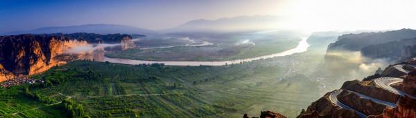 晨霧繚繞的美麗鄉村——龍灣