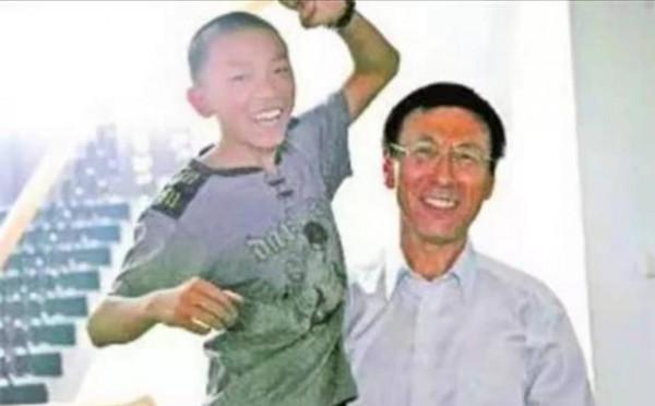 貴州神童13歲考上985，茅臺承諾資助4年費用，為何僅1年就停了？