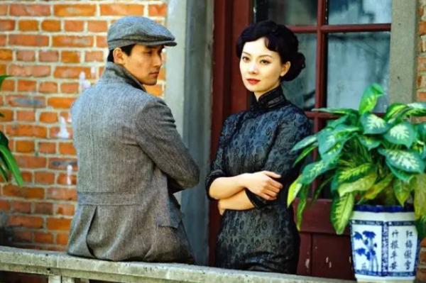 單日票房冠軍!44歲陳數“毀臉式”演技出圈,這個女人有多狠? 單日票房冠軍!44歲陳數“毀臉式”演技出圈,這個女人有多狠?