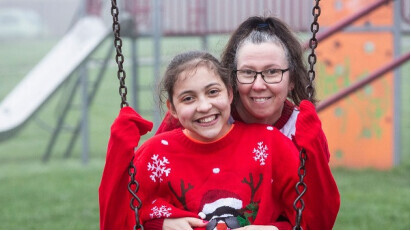 英國12歲女孩收到特殊聖誕禮物 圓夢迴家過聖誕