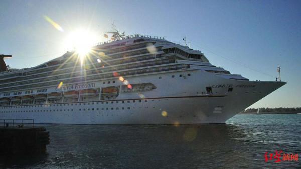 美多艘豪華郵輪暴發疫情 數千人節假日被困海上：我們像住在病毒培養皿裡