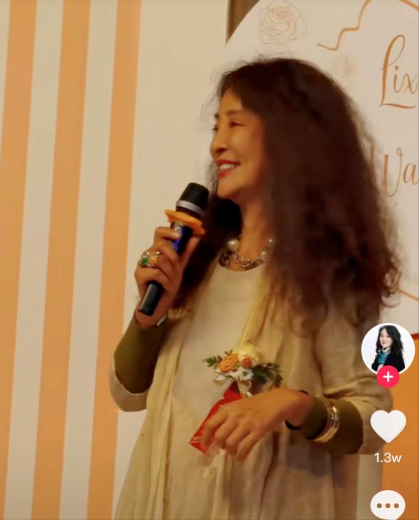 老戲骨李勤勤現身婚宴,席上打包飯菜被笑話,直言別浪費不丟人 老戲骨李勤勤現身婚宴,席上打包飯菜被笑話,直言別浪費不丟人