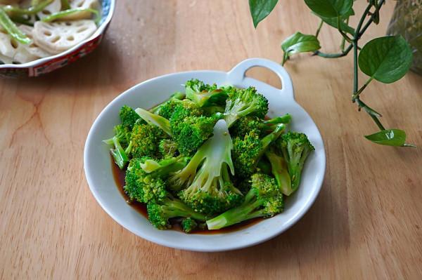 曬曬蘇北一家六口的午餐,做法簡單又清淡美味,比吃肉還要香 曬曬蘇北一家六口的午餐,做法簡單又清淡美味,比吃肉還要香