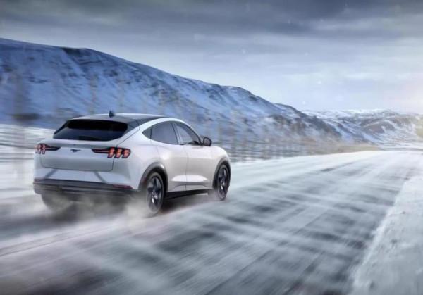 【幫你選車】懷念內燃機？他們可不會，給畢業生推薦幾款電動車