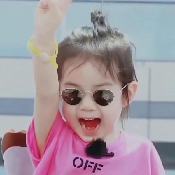 戚薇李承鉉中秋之夜獻唱《我要你》溢位螢幕的幸福 戚薇李承鉉中秋之夜獻唱《我要你》溢位螢幕的幸福