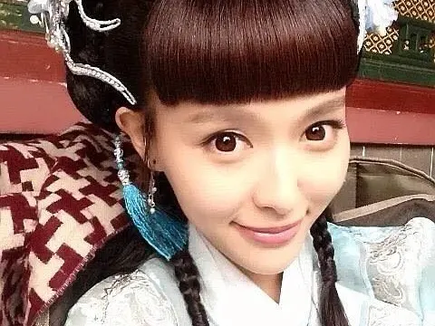 假馬假肌肉，每部戲戴美瞳，明星拍戲一個比一個能忽悠，太離譜