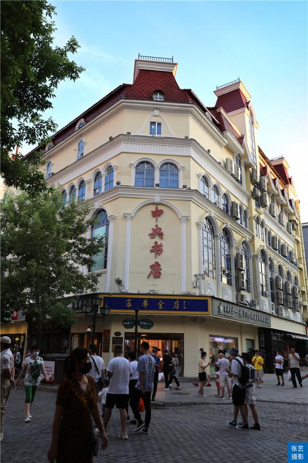 哈爾濱有條堪稱亞洲第一街:仿歐建築71棟,“黃金”鋪就的石頭路 哈爾濱有條堪稱亞洲第一街:仿歐建築71棟,“黃金”鋪就的石頭路