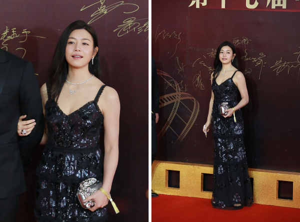 陳妍希與陳曉甜蜜挽手，身穿亮片裙有點顯壯，但“包子臉”挺可愛