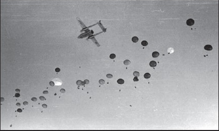 令美軍&OpenCurlyDoubleQuote;北極熊團&rdquo;士氣一落千丈的一幕：直升機撤運讓領導先走