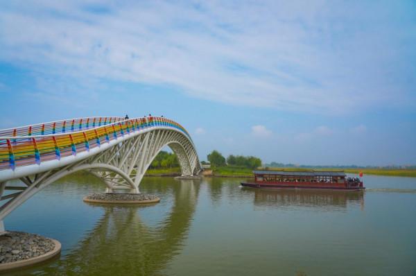 沙湖:感受一半沙漠一半湖水 沙湖:感受一半沙漠一半湖水