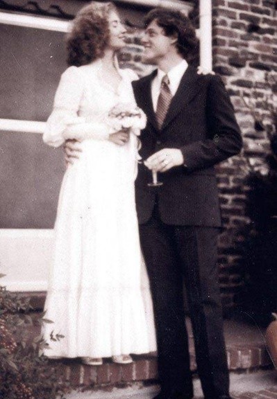 希拉里：年輕時清純甜美，把克林頓迷得團團轉，兩次求婚都被拒絕