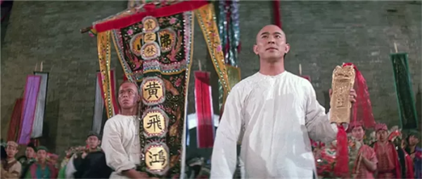 經紀人被殺、李連杰“躲回”北京，《黃飛鴻3》幕後，比電影精彩