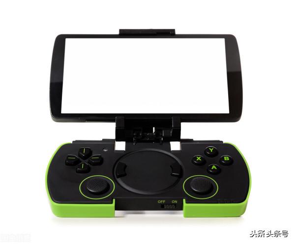 13歲女兒迷戀手機遊戲,媽媽摔壞手機,她離家出走遇上三個男網友 13歲女兒迷戀手機遊戲,媽媽摔壞手機,她離家出走遇上三個男網友