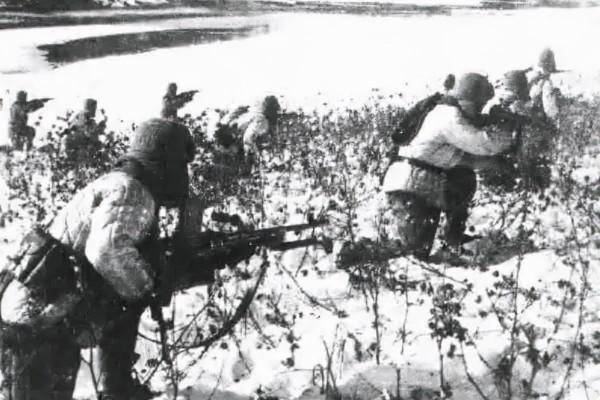 志願軍封神一戰,漢江激戰50天,兩個軍打退23萬敵軍 志願軍封神一戰,漢江激戰50天,兩個軍打退23萬敵軍