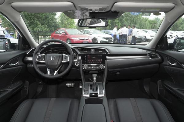 年輕人的第一臺轎跑，&quot;首付&quot;買思域，還是&quot;全款&quot;買奕炫MAX