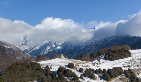 這個週末最浪漫的事，就是在四姑娘山來邂逅一場美好