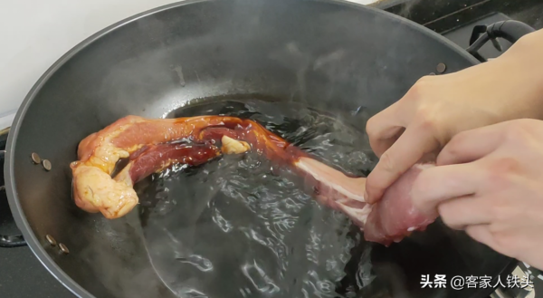 廣式臘肉正宗做法,詳細的五味酒配法,步驟簡單,幹香好吃不油膩 廣式臘肉正宗做法,詳細的五味酒配法,步驟簡單,幹香好吃不油膩