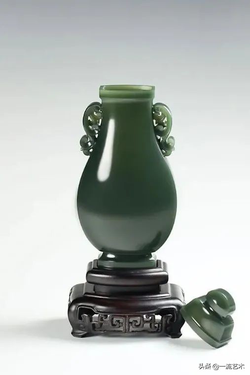 玉雕“素活兒”，清水出芙蓉