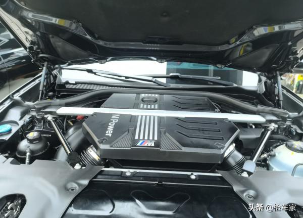 效能SUV車主的痛，買輛寶馬X4M兩年就虧了30多萬！買家：划算