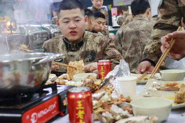 軍營春節“自助餐”,香! 軍營春節“自助餐”,香!