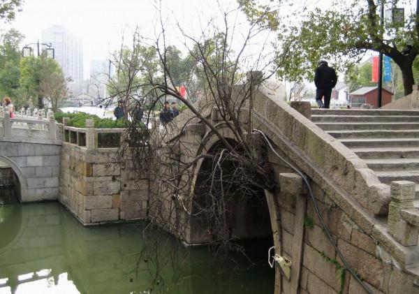 上海一條被摘牌的老街，整頓後仍未復牌，店鋪生意慘淡遊客稀少