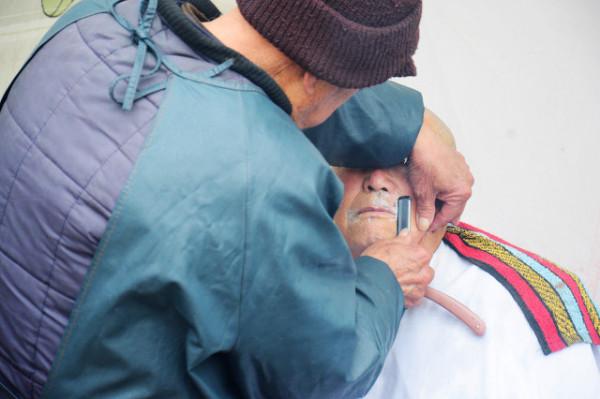 從 剃頭匠 到千萬富翁,再到破產後老年痴呆,他經歷了什麼 從 剃頭匠 到千萬富翁,再到破產後老年痴呆,他經歷了什麼