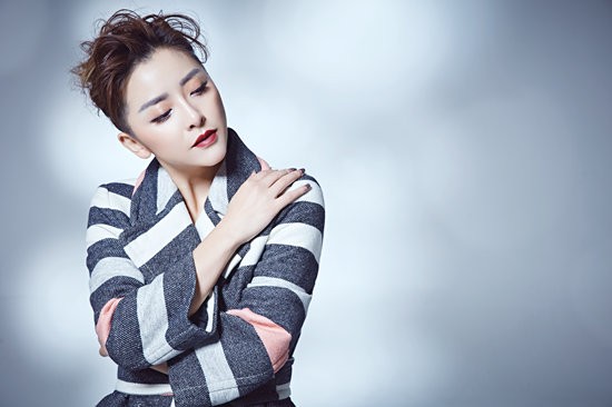 黃小蕾：被大張偉拒絕後，因一頓飯嫁富豪，閃婚生女被迪士尼拉黑