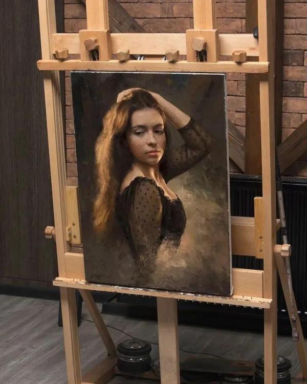 畫家的模特兒和畫像同框你見過嗎？