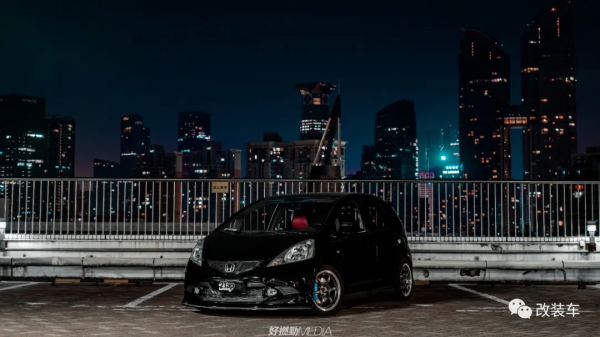 00後小姐姐也愛玩本田飛度，這個車系到底有什麼魔力？