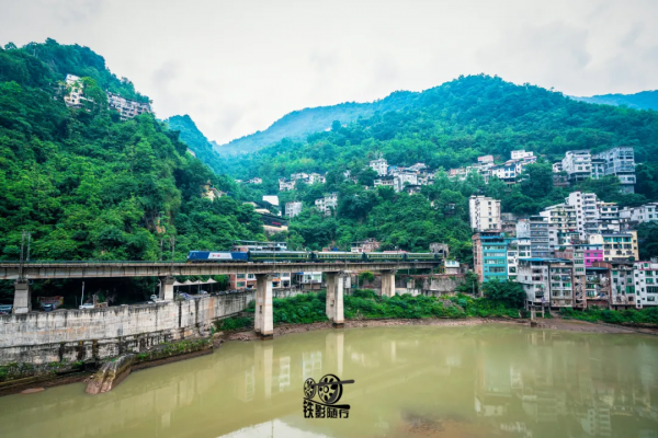 隨行 | 中國“最窄”的縣城——鹽津縣