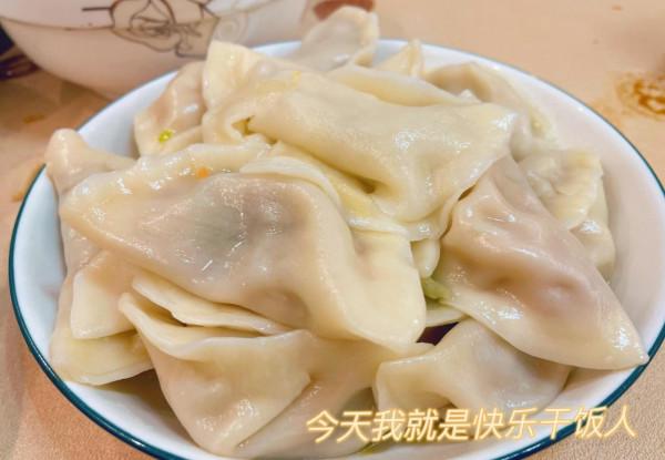 我不怪你春夏秋沒來，但冬至都到了你總該來啦 