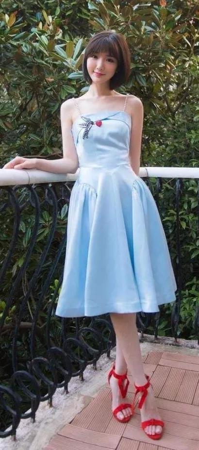 毛曉彤美照一冊，欣賞