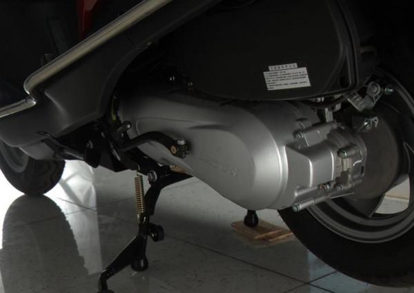 大運平民踏板佳影,125排量馬力7.6匹,符合國四標準,售5280元 大運平民踏板佳影,125排量馬力7.6匹,符合國四標準,售5280元