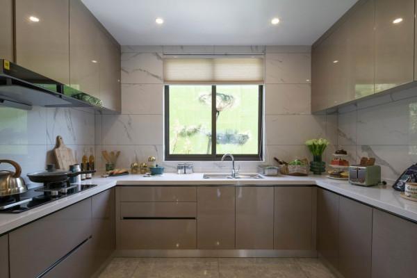 她不顧家人反對，用“祖母綠”裝修新房，這樣的婚房，你喜歡嗎？