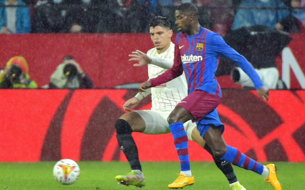 西甲補賽，巴薩戰平10人塞維利亞，皇馬球迷樂了